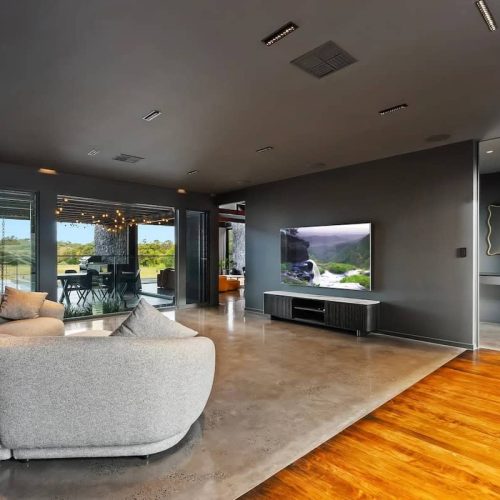 2020092680_14_1_250627_060820-w1600-h1069 copy