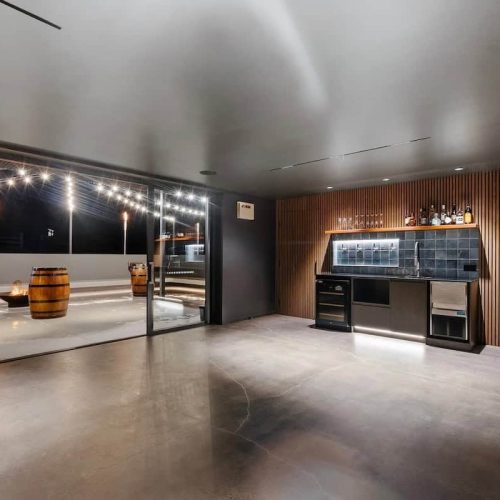 2020092680_16_1_250627_060820-w1600-h1069 copy