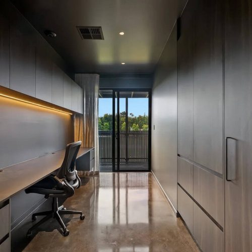 2020092680_19_1_250627_060820-w1600-h1069 copy