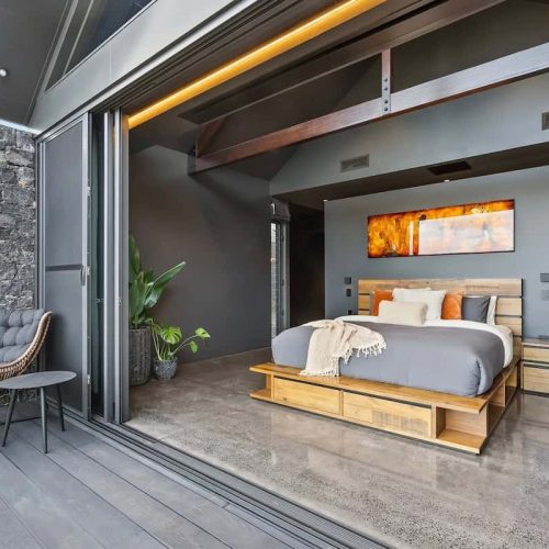 2020092680_20_1_250627_060820-w1600-h1069 copy