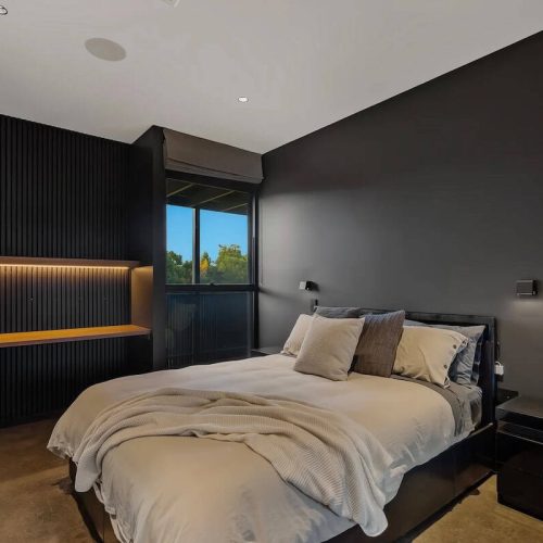 2020092680_23_1_250627_060820-w1600-h1069 copy