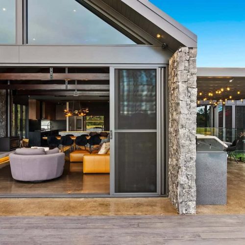 2020092680_31_1_250627_060820-w1600-h1069 copy