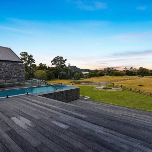 2020092680_32_1_250627_060820-w1600-h1069 copy