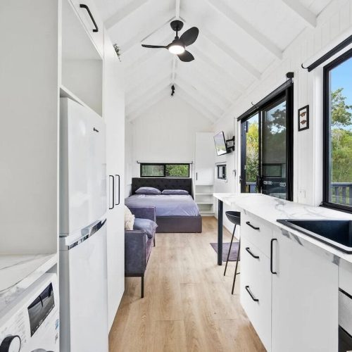 2020092680_35_1_250627_060820-w1600-h1069 copy